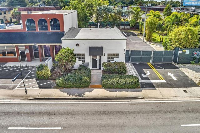 650 NE 167th St, Miami, FL 33162