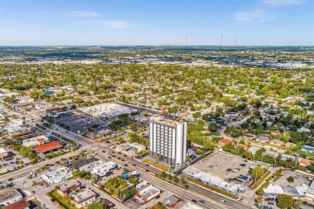 650 NE 167th St, Miami, FL 33162