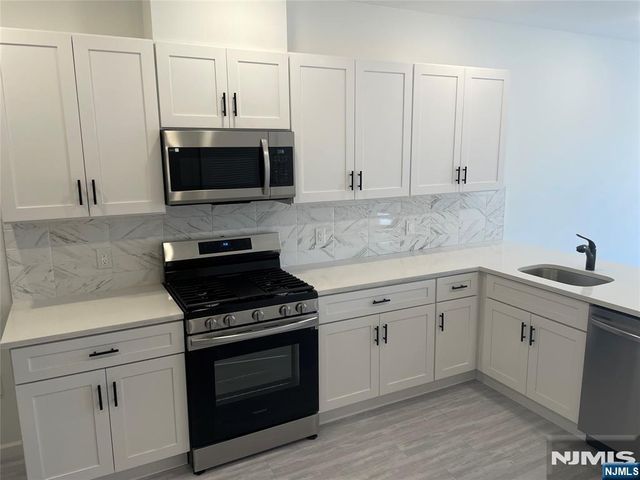 51 Main Street 201, Bergenfield, NJ 07621