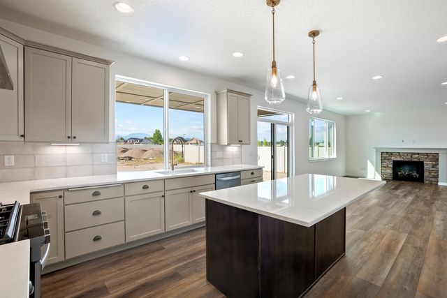 12249 N VALENCIA Ave, Spokane, WA 99208