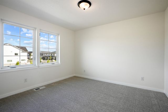 12249 N VALENCIA Ave, Spokane, WA 99208