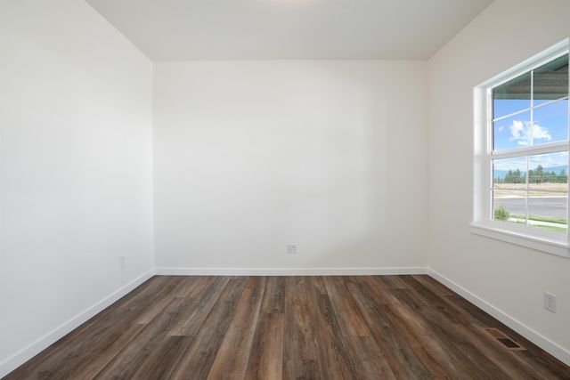 12249 N VALENCIA Ave, Spokane, WA 99208