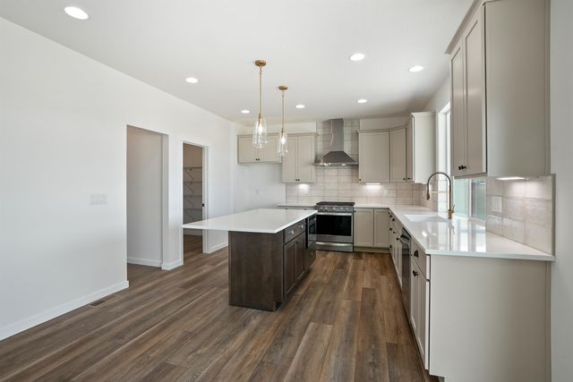 12249 N VALENCIA Ave, Spokane, WA 99208