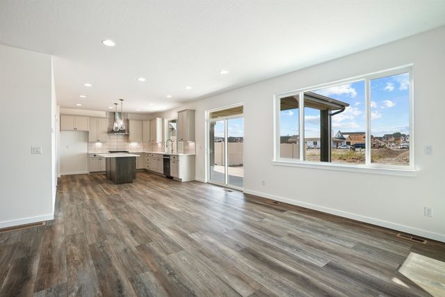 12249 N VALENCIA Ave, Spokane, WA 99208