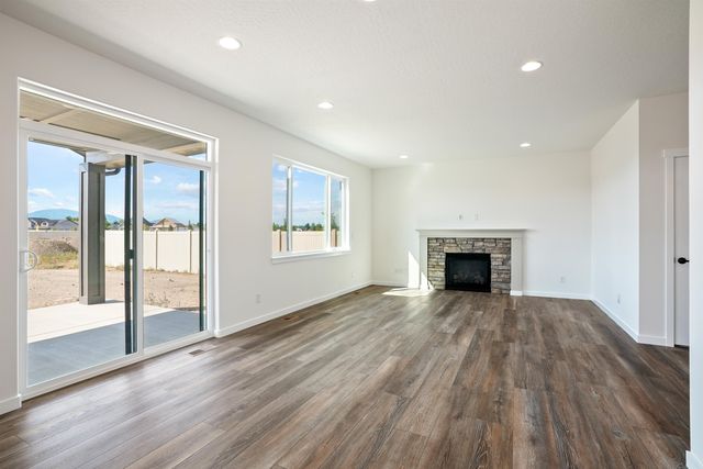 12249 N VALENCIA Ave, Spokane, WA 99208