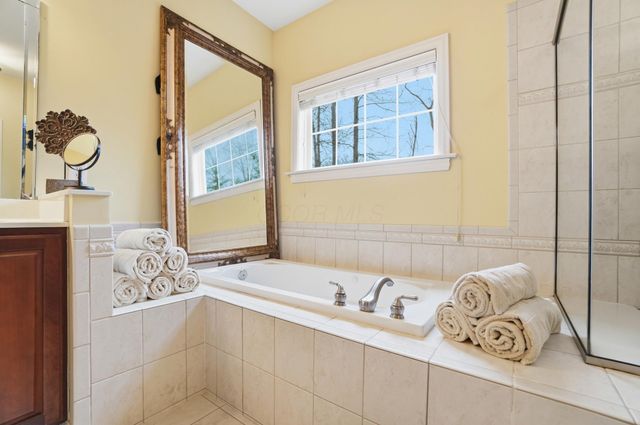 92 Buckeye Drive, Powell, OH 43065