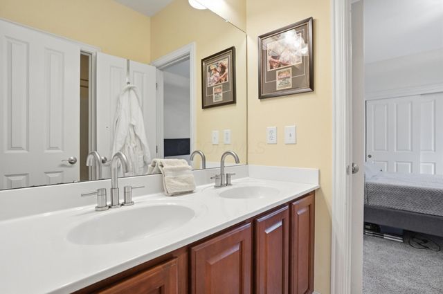 92 Buckeye Drive, Powell, OH 43065