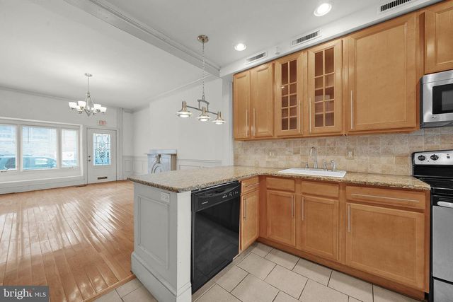 603 SWEDE ST, Norristown, PA 19401