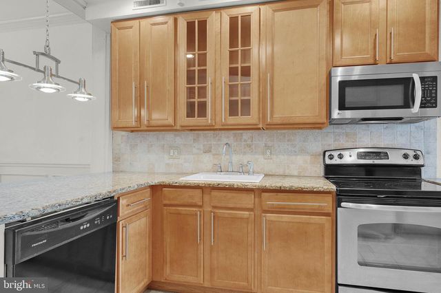 603 SWEDE ST, Norristown, PA 19401