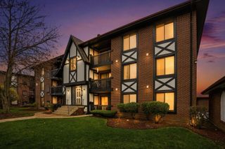 13615 Royal Court 309, Crestwood, IL 60418