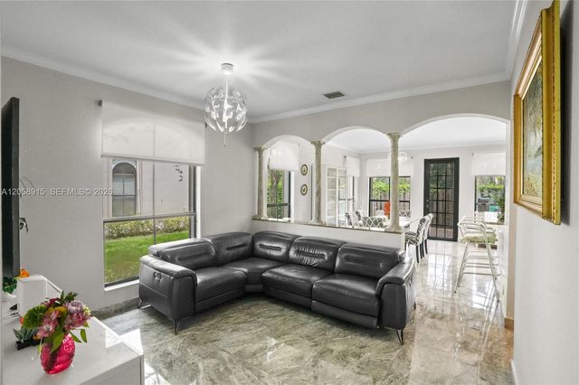 10341 NW 32nd Ter, Doral, FL 33172