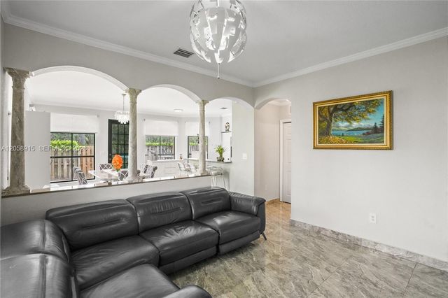 10341 NW 32nd Ter, Doral, FL 33172