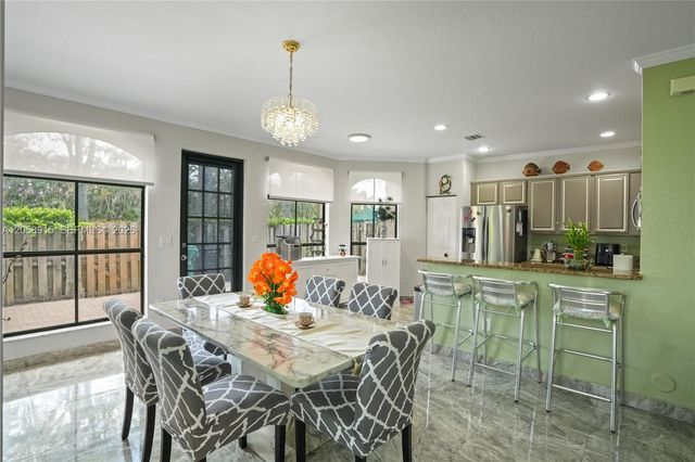 10341 NW 32nd Ter, Doral, FL 33172