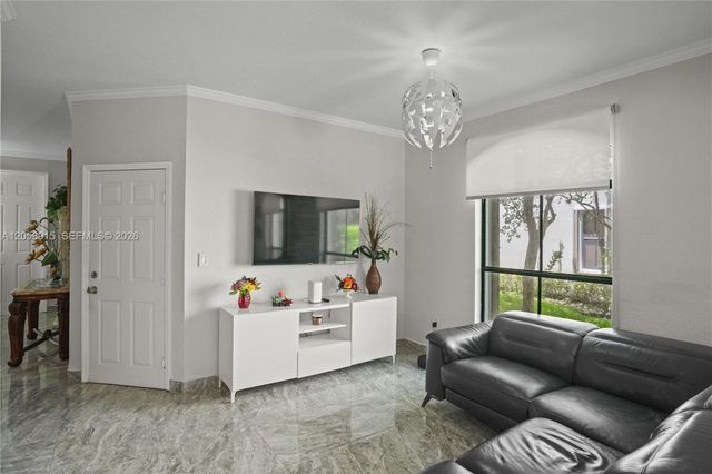10341 NW 32nd Ter, Doral, FL 33172