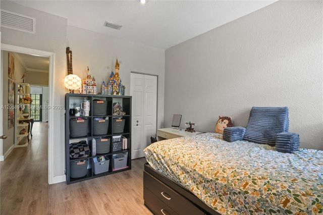 10341 NW 32nd Ter, Doral, FL 33172