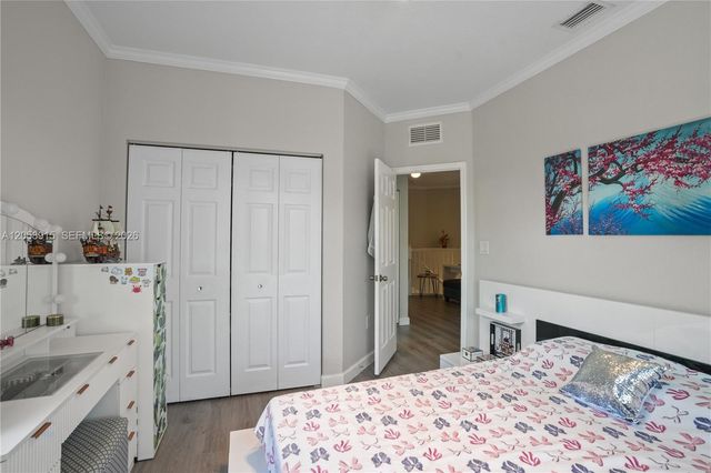 10341 NW 32nd Ter, Doral, FL 33172