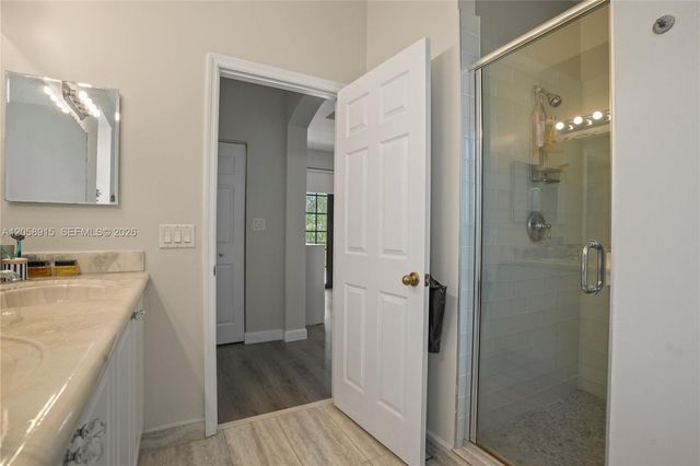 10341 NW 32nd Ter, Doral, FL 33172