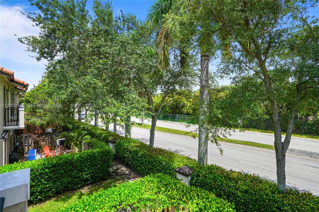 10341 NW 32nd Ter, Doral, FL 33172