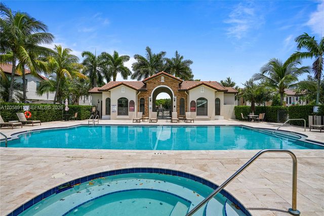 10341 NW 32nd Ter, Doral, FL 33172