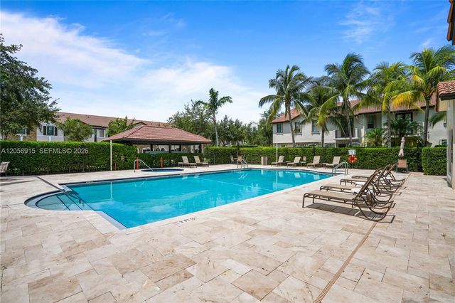 10341 NW 32nd Ter, Doral, FL 33172