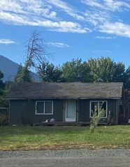 1665 Fruitdale Drive, Grants Pass, OR 97527