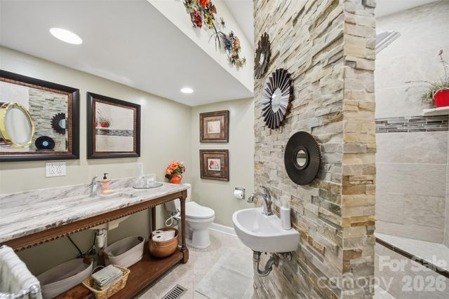 3497 Blue Creek Road, Lenoir, NC 28645