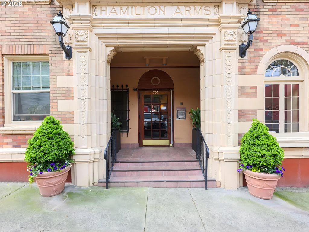 709 Sw 16TH Ave 304, Portland, OR 97205