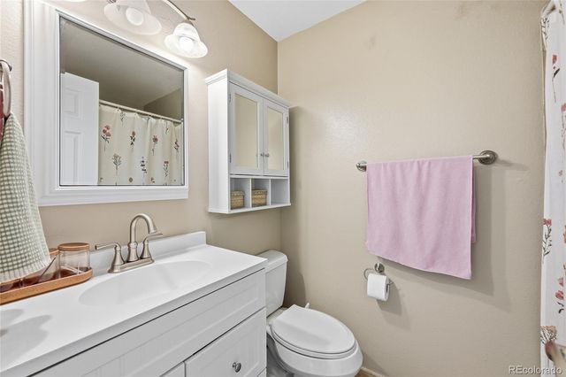 9631 W Chatfield Avenue B, Littleton, CO 80128