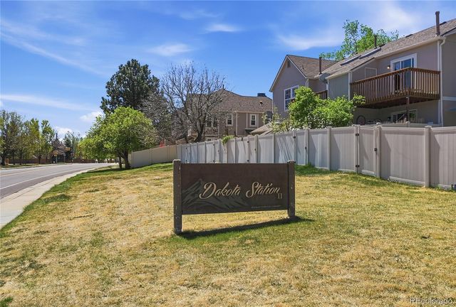 9631 W Chatfield Avenue B, Littleton, CO 80128