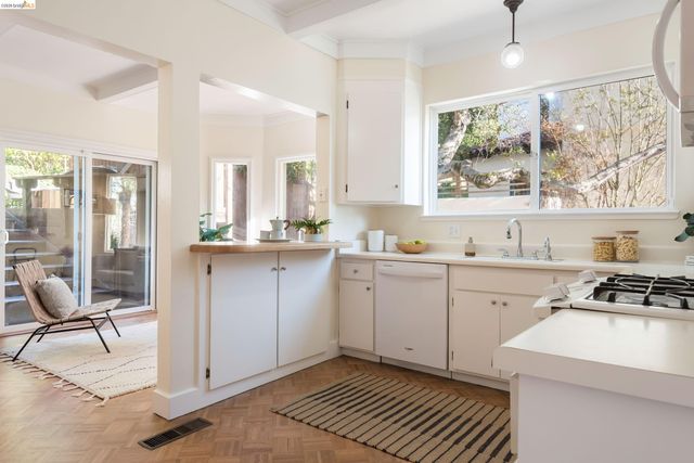 5200 Golden Gate Ave, Oakland, CA 94618
