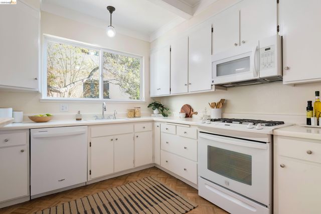5200 Golden Gate Ave, Oakland, CA 94618
