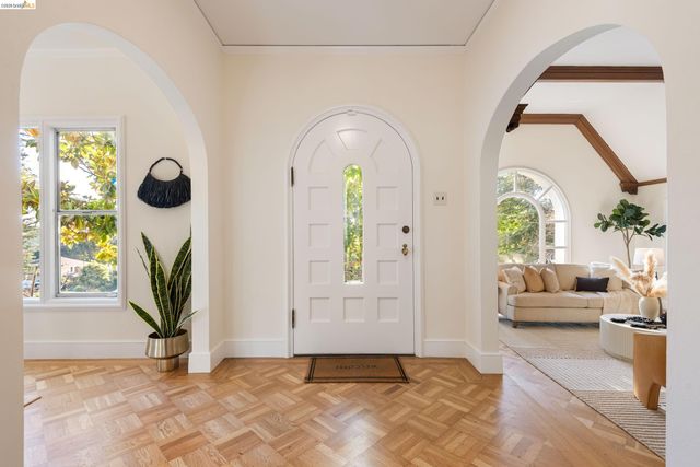 5200 Golden Gate Ave, Oakland, CA 94618
