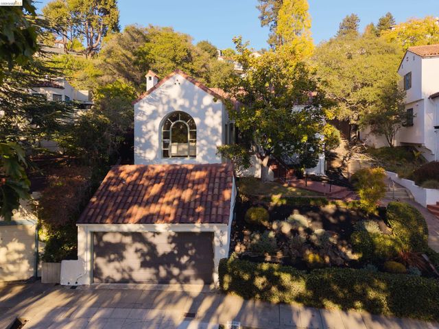 5200 Golden Gate Ave, Oakland, CA 94618