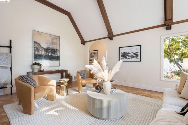 5200 Golden Gate Ave, Oakland, CA 94618