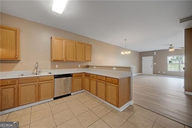 4203 Legacy Square, Atlanta, GA 30349