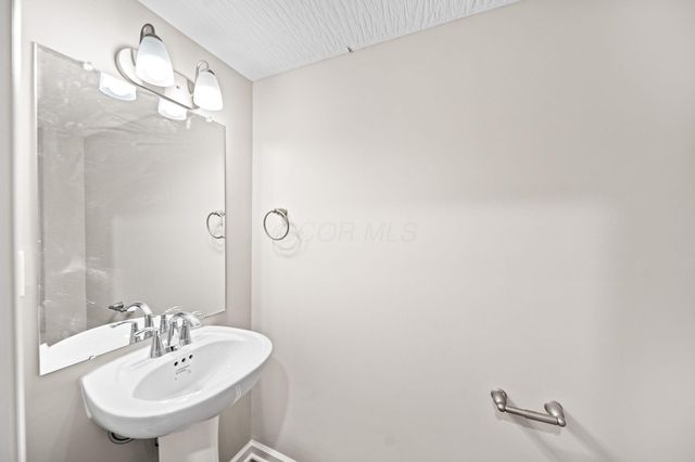 315 Genoa Road, Commercial Point, OH 43116