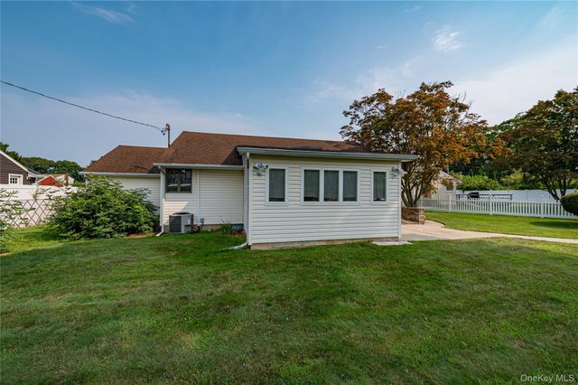 3986 Maplewood Drive, Seaford, NY 11783