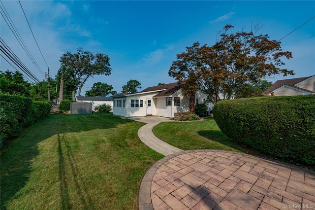 3986 Maplewood Drive, Seaford, NY 11783