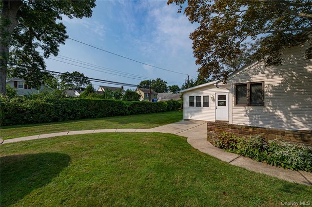 3986 Maplewood Drive, Seaford, NY 11783