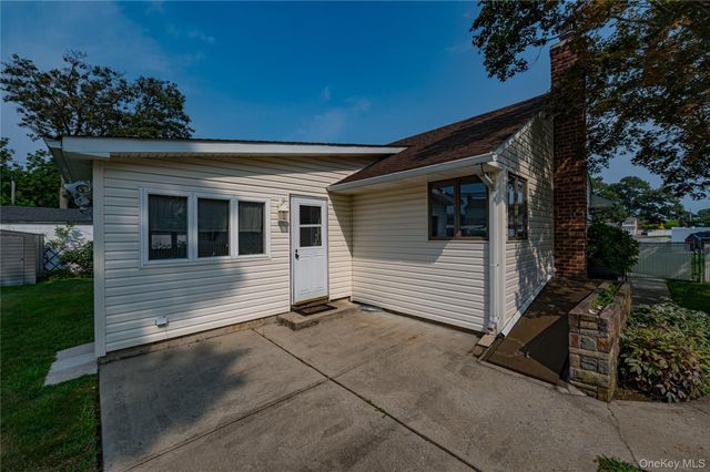 3986 Maplewood Drive, Seaford, NY 11783