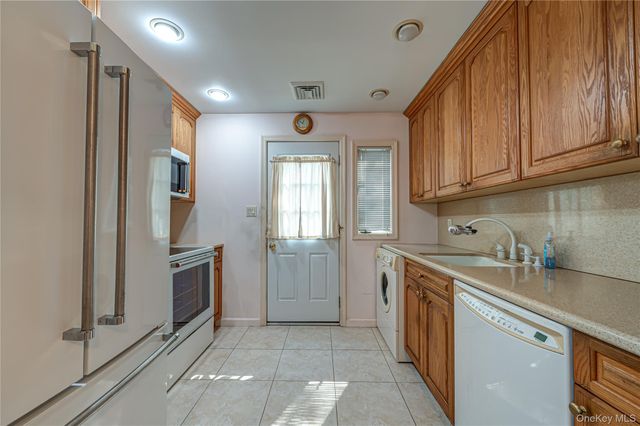 3986 Maplewood Drive, Seaford, NY 11783