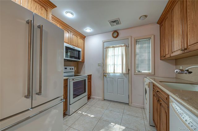3986 Maplewood Drive, Seaford, NY 11783