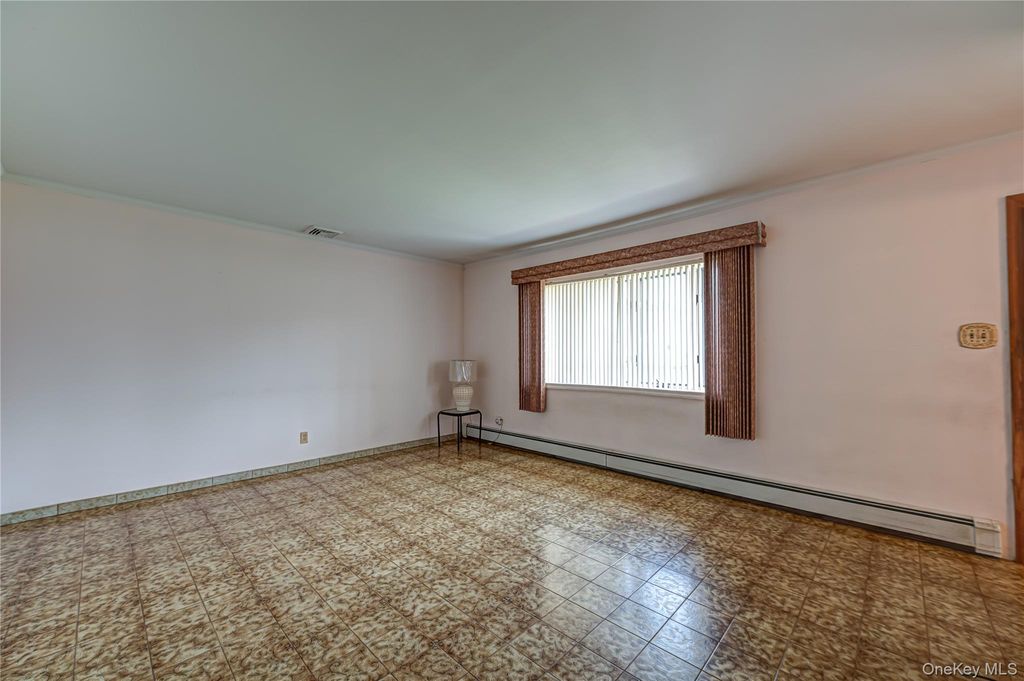3986 Maplewood Drive, Seaford, NY 11783 — photo 3