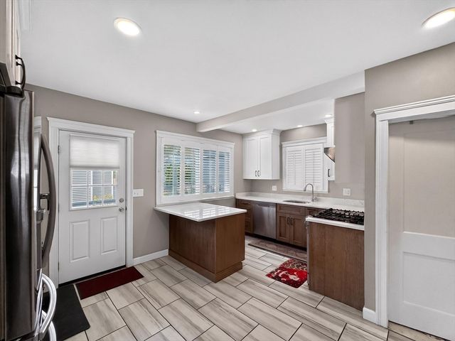 9 Hood St, Saugus, MA 01906