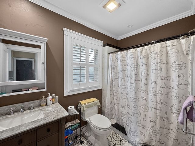 9 Hood St, Saugus, MA 01906