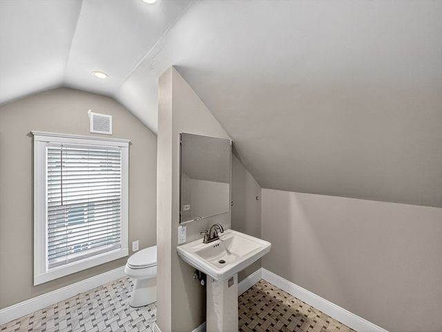 9 Hood St, Saugus, MA 01906