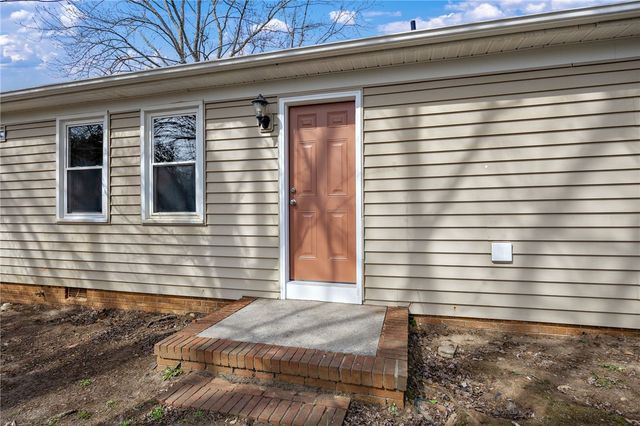 717 Old Stagecoach Road, Easley, SC 29642