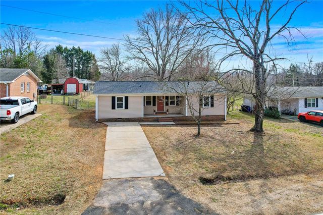 717 Old Stagecoach Road, Easley, SC 29642