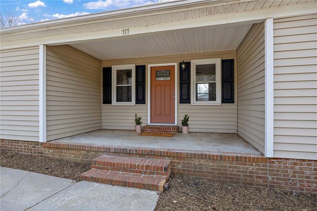 717 Old Stagecoach Road, Easley, SC 29642