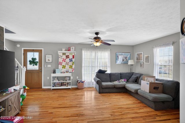 630 Picnic Hill Rd, Irvine, KY 40336